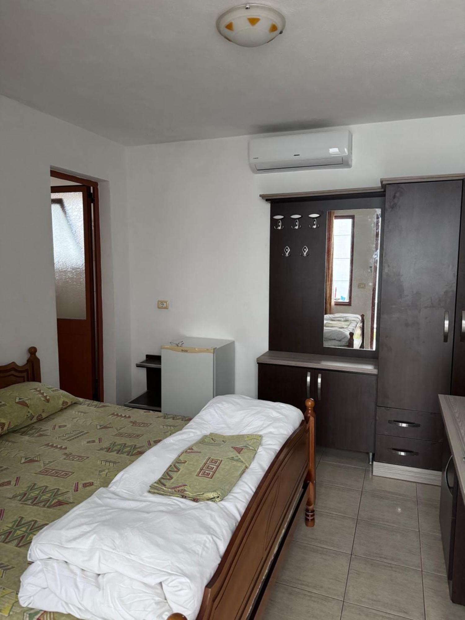 Vila Cano Hotel ดูร์เรส ภายนอก รูปภาพ