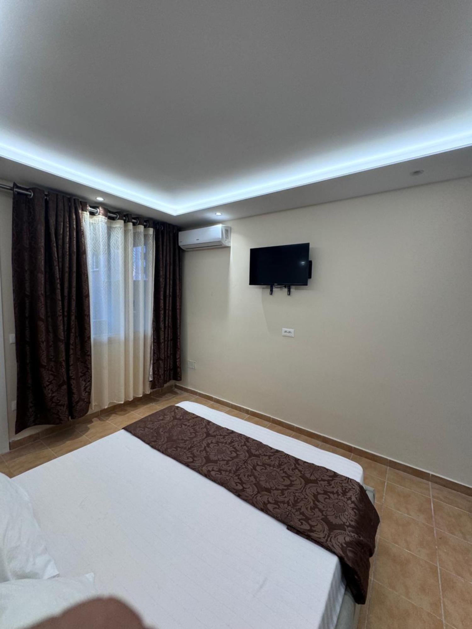 Vila Cano Hotel ดูร์เรส ภายนอก รูปภาพ